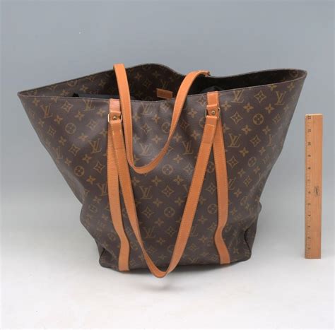 tas lv monogram